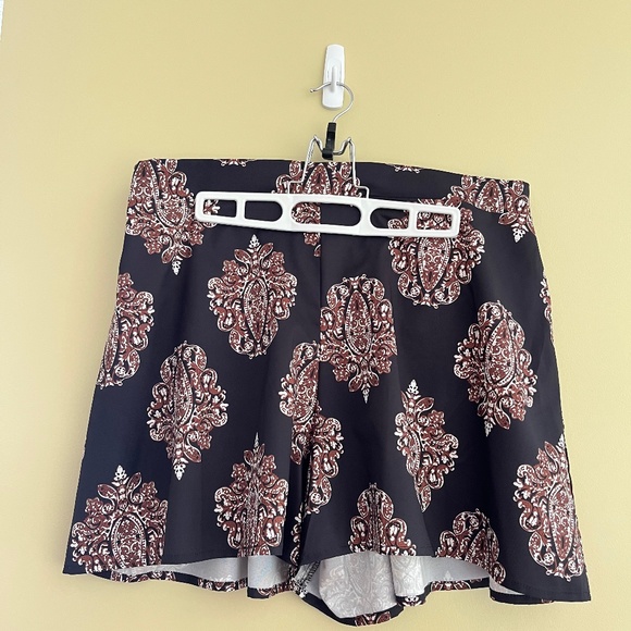 Shein shorts women's size 1XL in Bali print - Picture 2 of 4